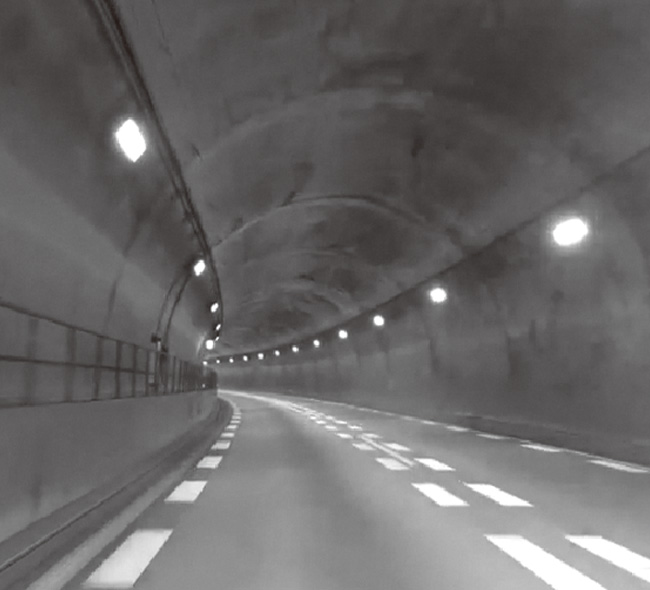 トンネル覆工点検システム